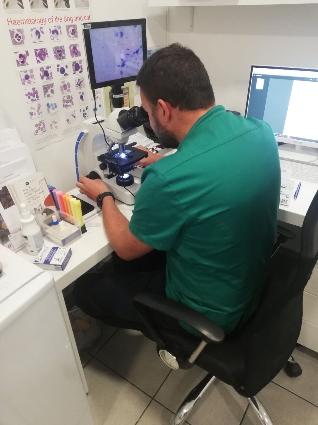 Laboratorijske preiskave pod mikroskopom